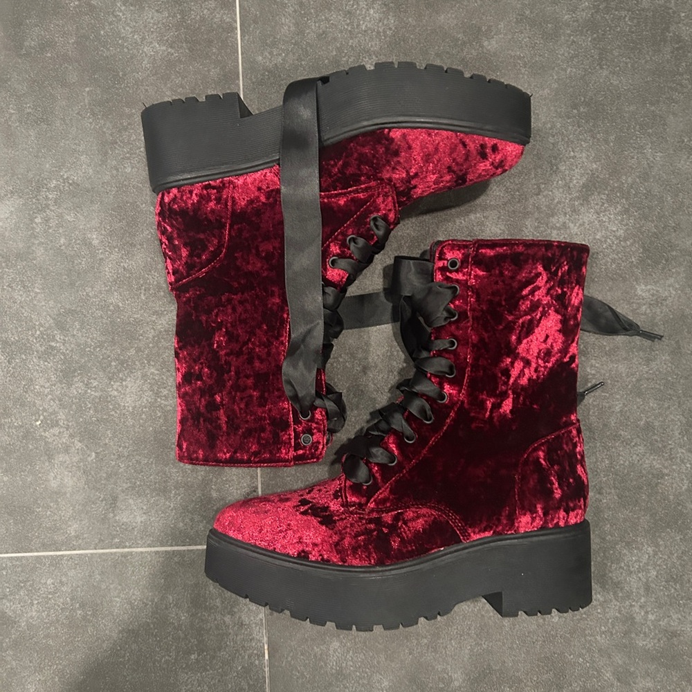 Widow Velvet Boots